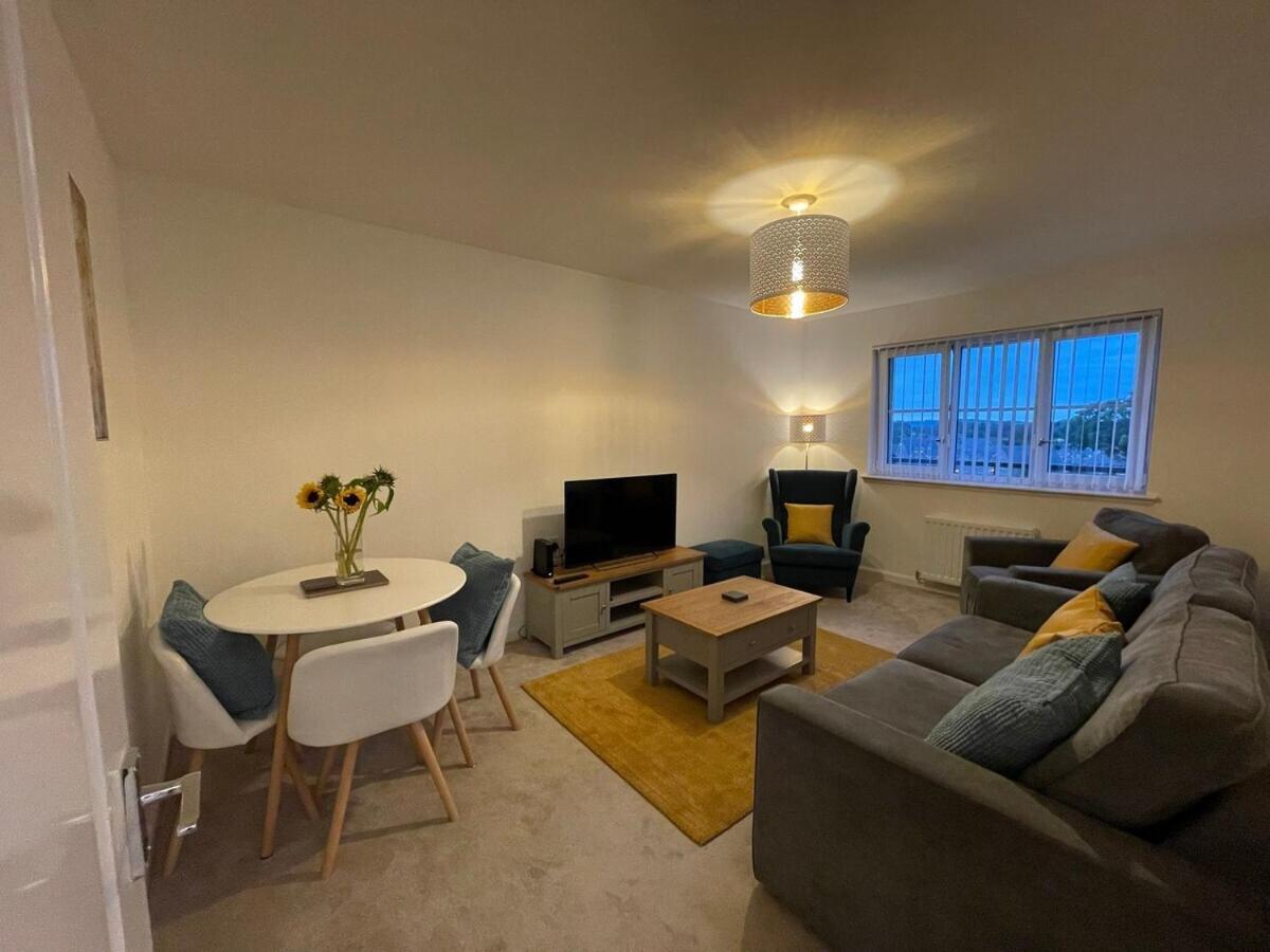 2 Bedroom Luxury Flat In Quiet Village Of Bishopton Bishopton  Buitenkant foto