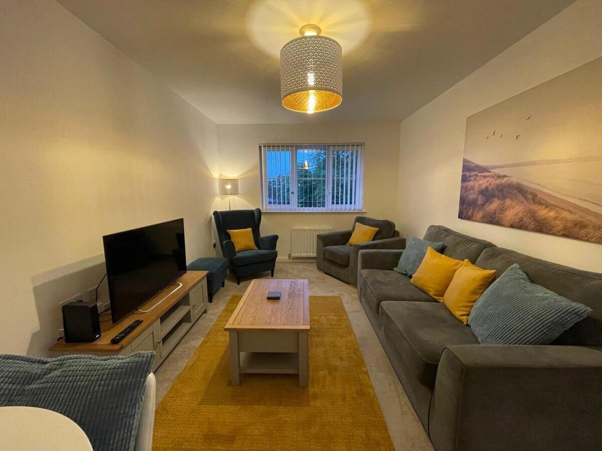 2 Bedroom Luxury Flat In Quiet Village Of Bishopton Bishopton  Buitenkant foto