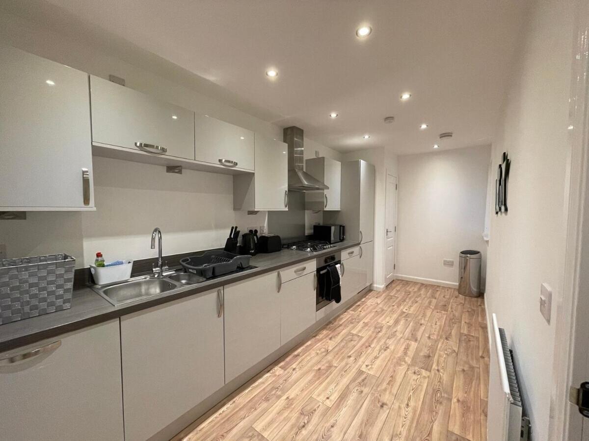 2 Bedroom Luxury Flat In Quiet Village Of Bishopton Bishopton  Buitenkant foto